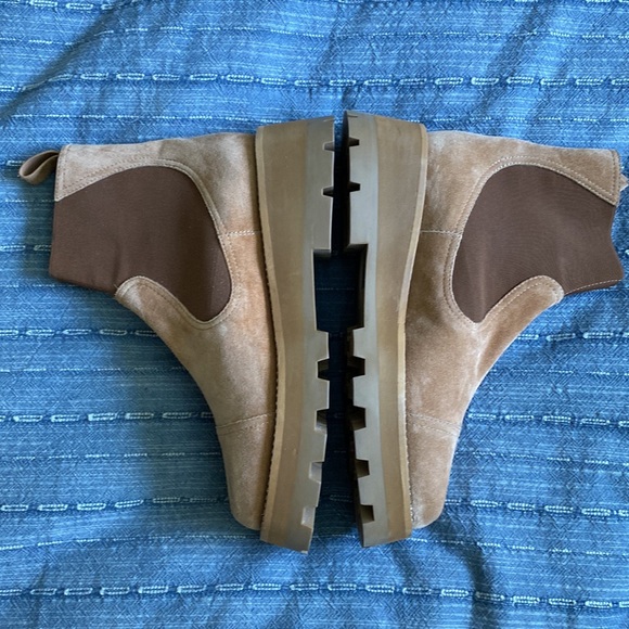 JIMMY CHOO Tan Clayton Chelsea Boots Suede Ankle-high Caramel Size 39.5 EU - Picture 12 of 16